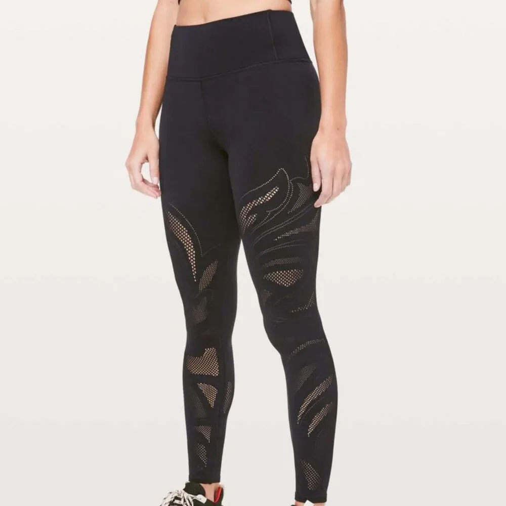 Lululemon Reveal Tight En Avante 26” Mesh Lasercut Black 4